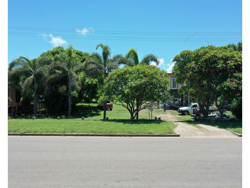 47 Queens Beach Esplanade, Bowen QLD 4805