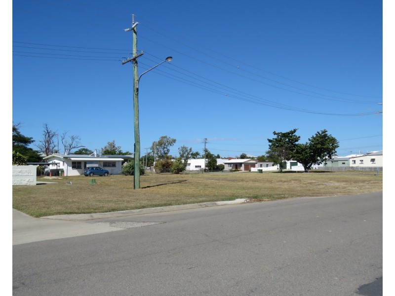 17 Williams Street, Bowen QLD 4805