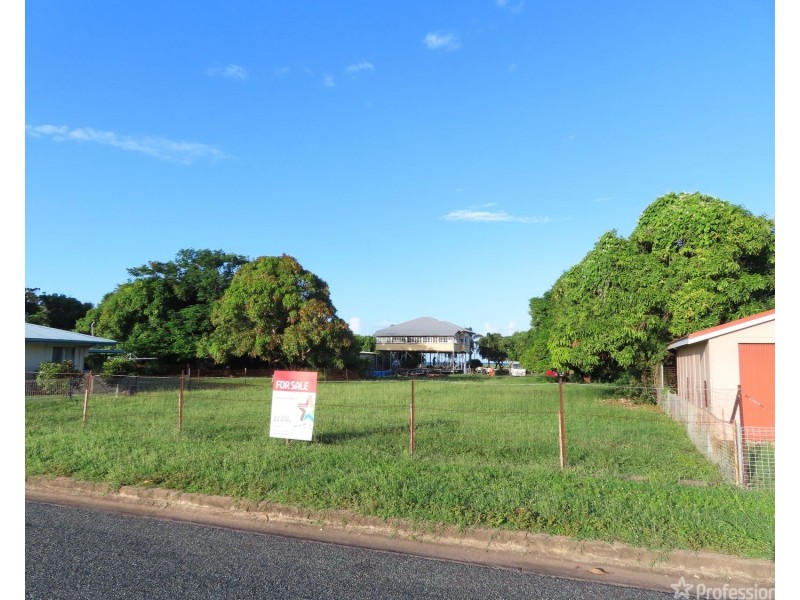 48 Murroona Street, Bowen QLD 4805