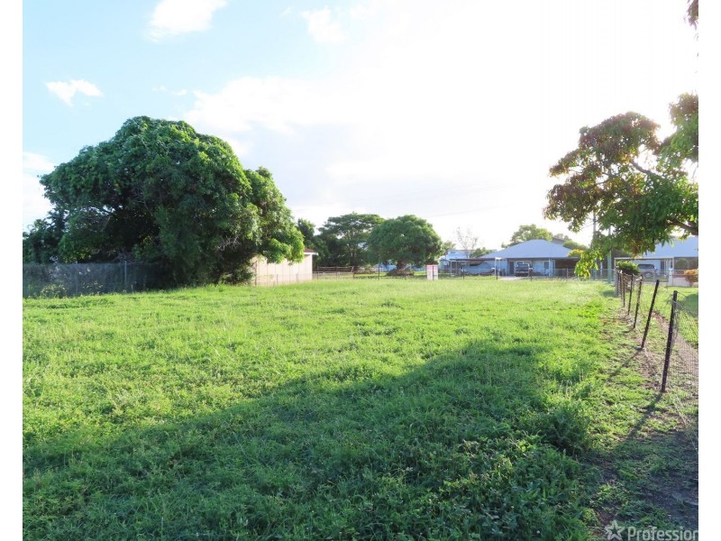 48 Murroona Street, Bowen QLD 4805