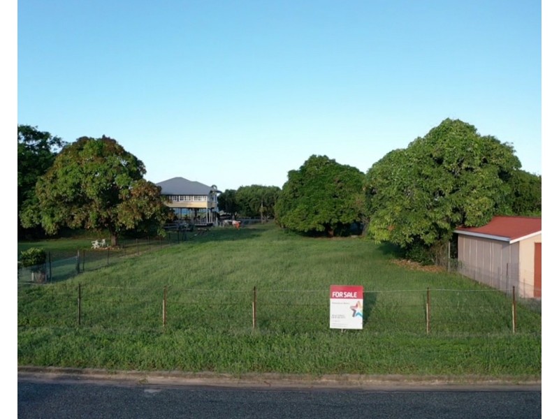 48 Murroona Street, Bowen QLD 4805