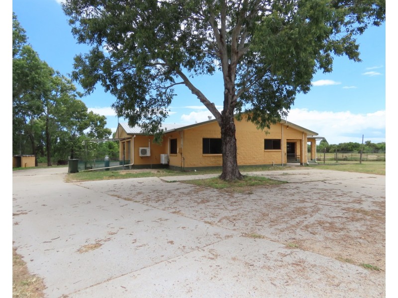 18502 Bruce Highway, Bowen QLD 4805
