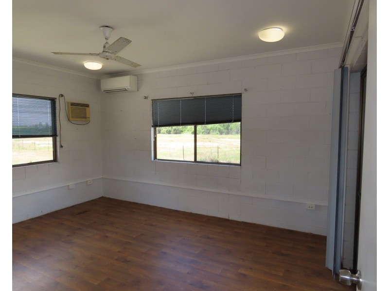 18502 Bruce Highway, Bowen QLD 4805