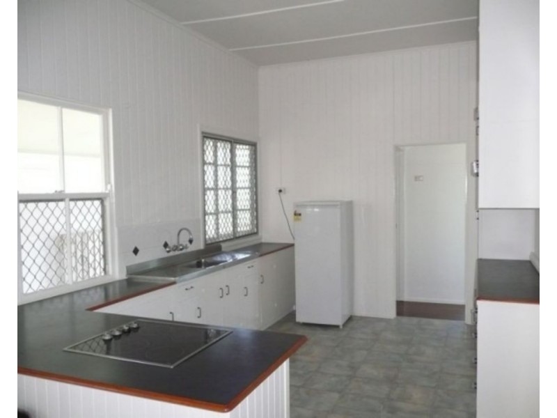 18 Hay Street, Bowen QLD 4805