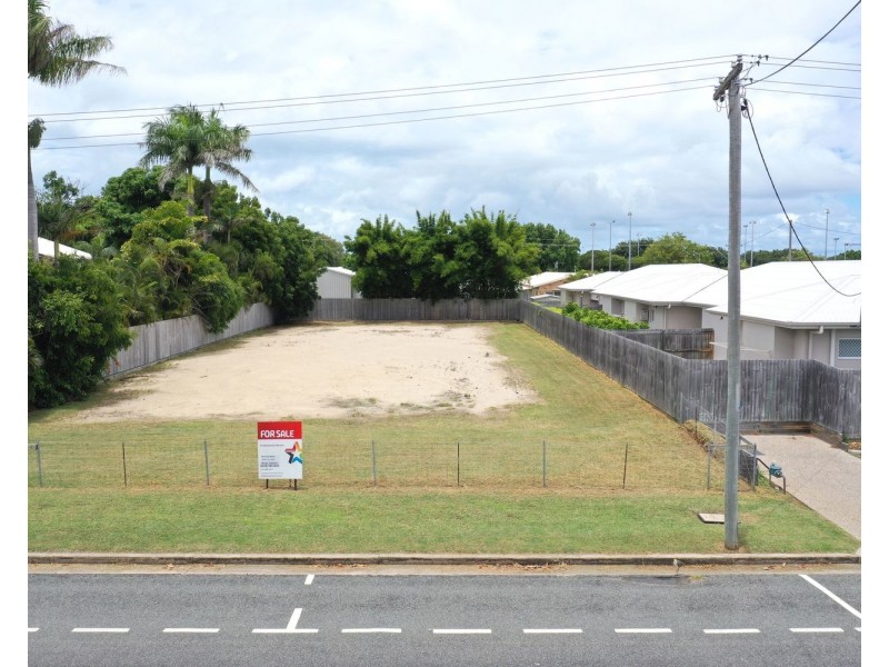 24 Tracey Street, Bowen QLD 4805