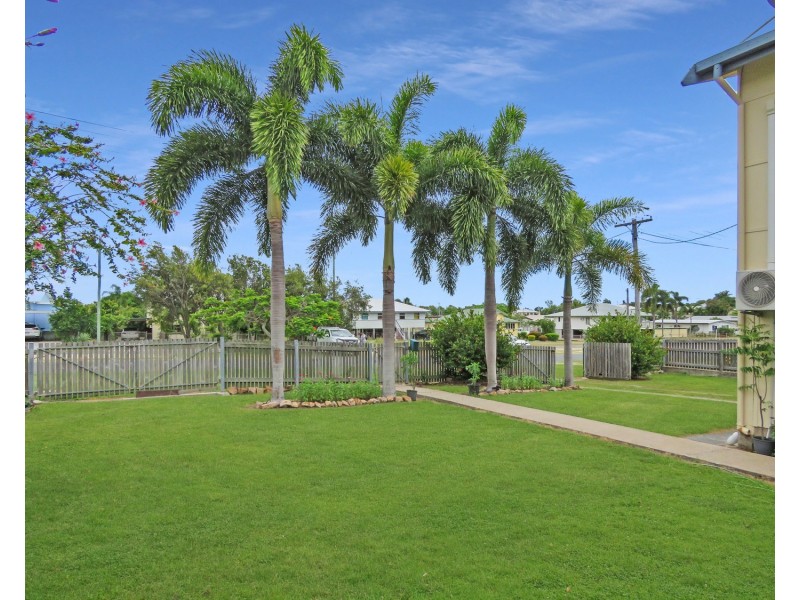 25 Kennedy Street, Bowen QLD 4805