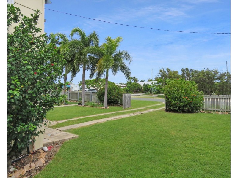 25 Kennedy Street, Bowen QLD 4805