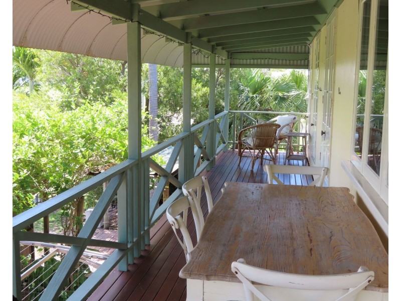 33 Thomas Street, Bowen QLD 4805