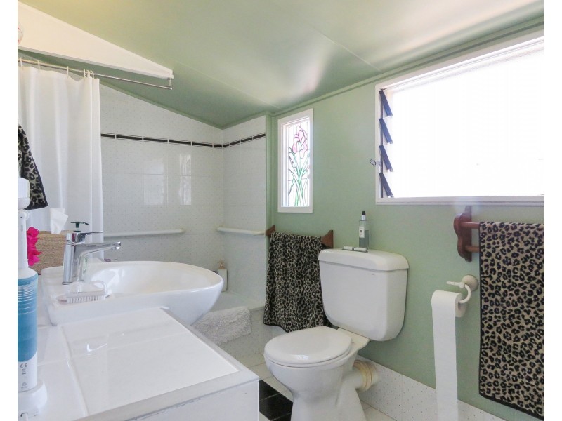 33 Thomas Street, Bowen QLD 4805