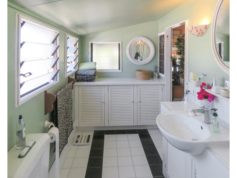 33 Thomas Street, Bowen QLD 4805