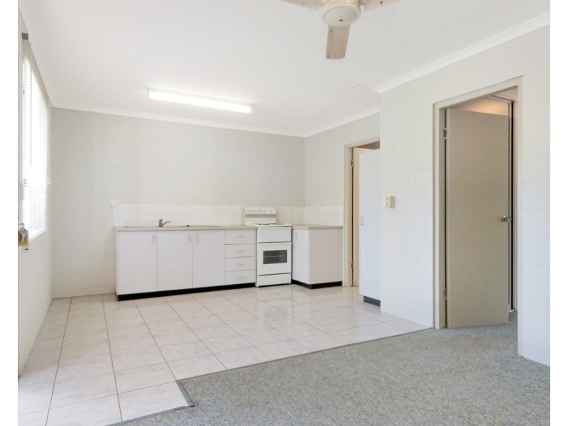 3/41 Crofton Street, Bowen QLD 4805