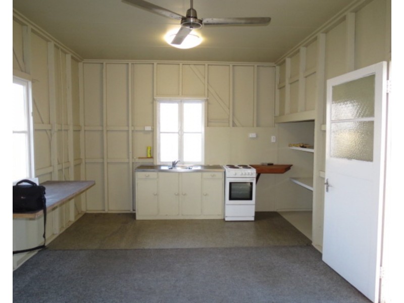 39 Field Street, Bowen QLD 4805