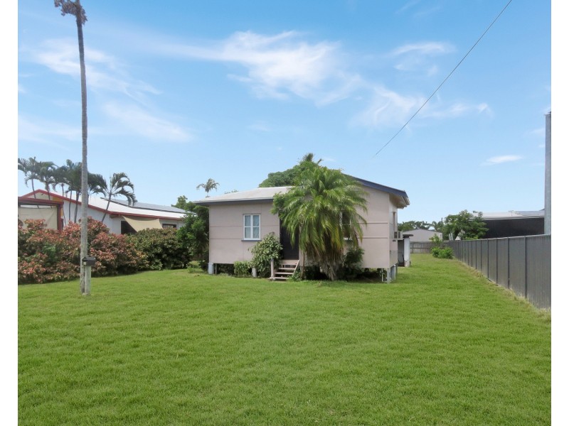 39 Field Street, Bowen QLD 4805