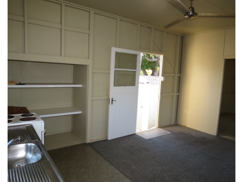 39 Field Street, Bowen QLD 4805