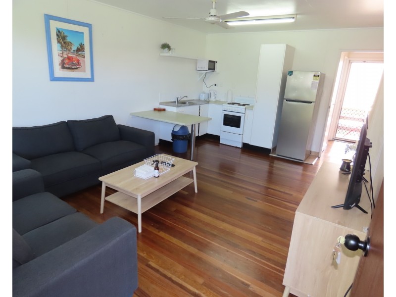4/12 Verna Street, Bowen QLD 4805