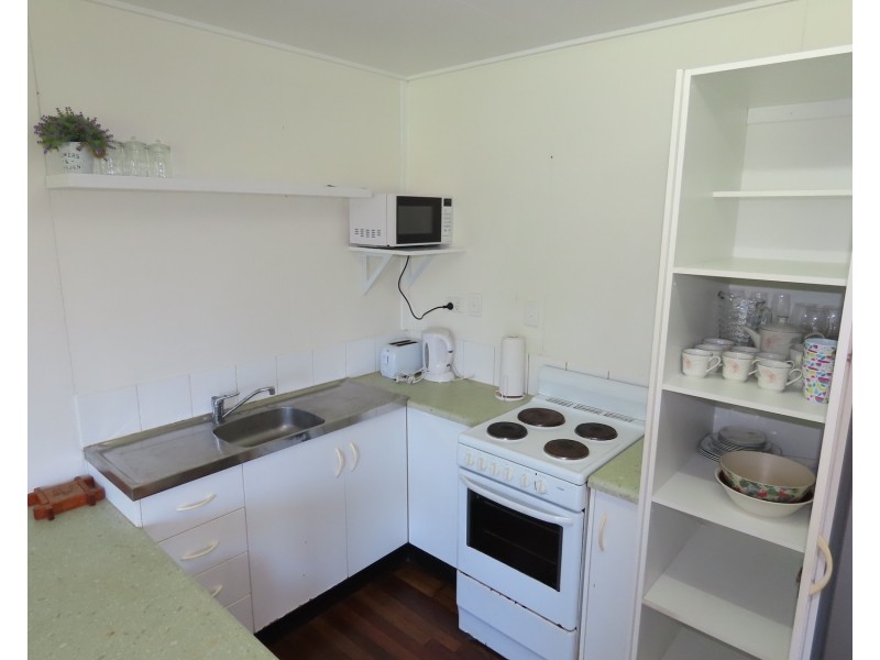 4/12 Verna Street, Bowen QLD 4805