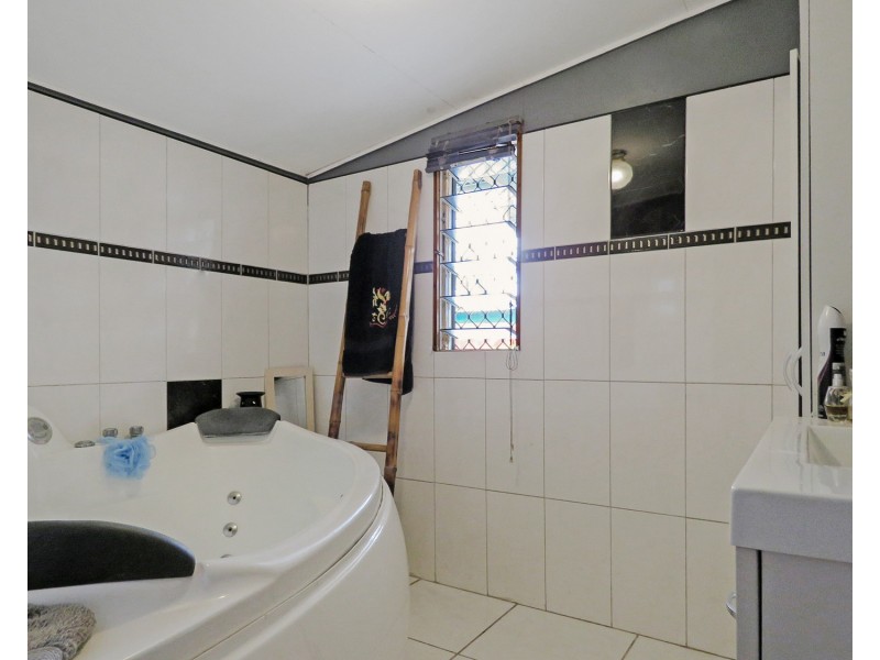 11 Leichhardt Lane, Bowen QLD 4805
