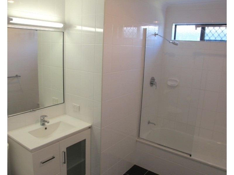 2/16 Williams Street, Bowen QLD 4805