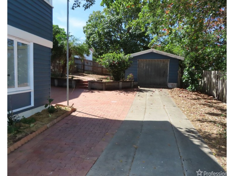 74A Poole Street, Bowen QLD 4805