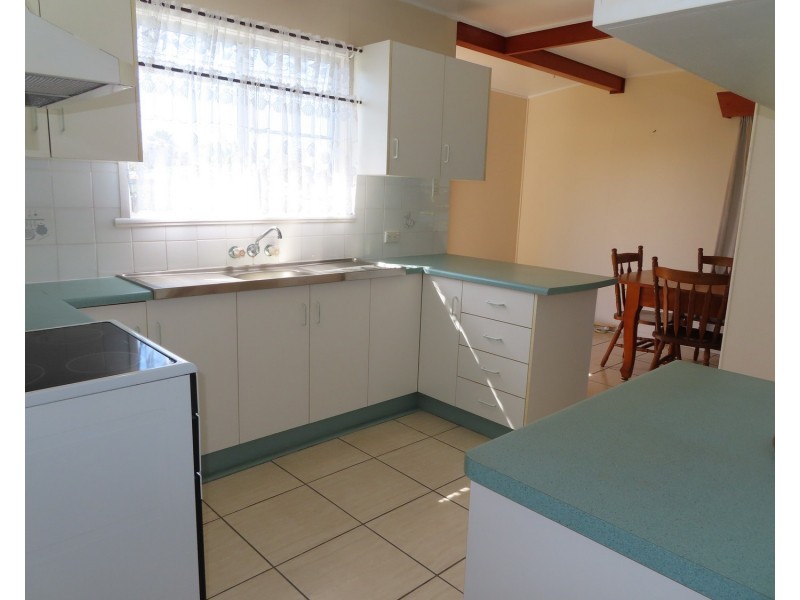 128 Hillview Road, Bowen QLD 4805