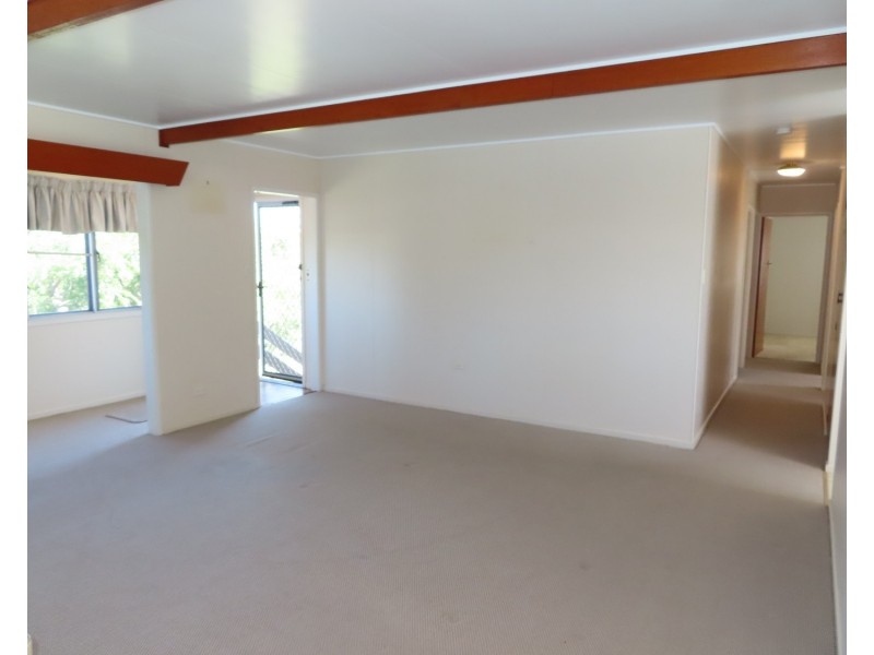 128 Hillview Road, Bowen QLD 4805