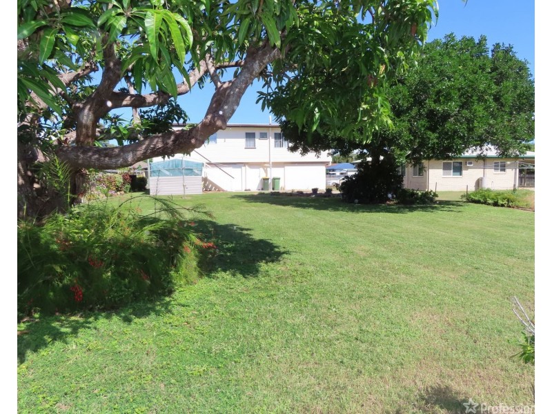 128 Hillview Road, Bowen QLD 4805