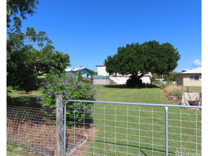 128 Hillview Road, Bowen QLD 4805