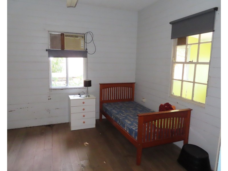 54 Livingstone Street, Bowen QLD 4805