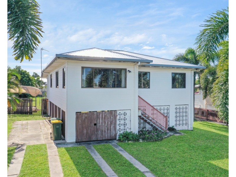 82 Williams Street, Bowen QLD 4805