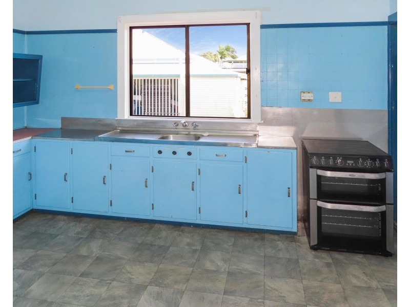 82 Williams Street, Bowen QLD 4805
