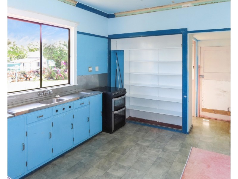 82 Williams Street, Bowen QLD 4805