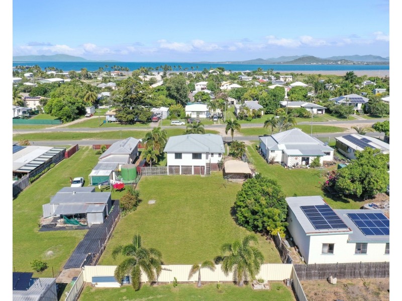 82 Williams Street, Bowen QLD 4805