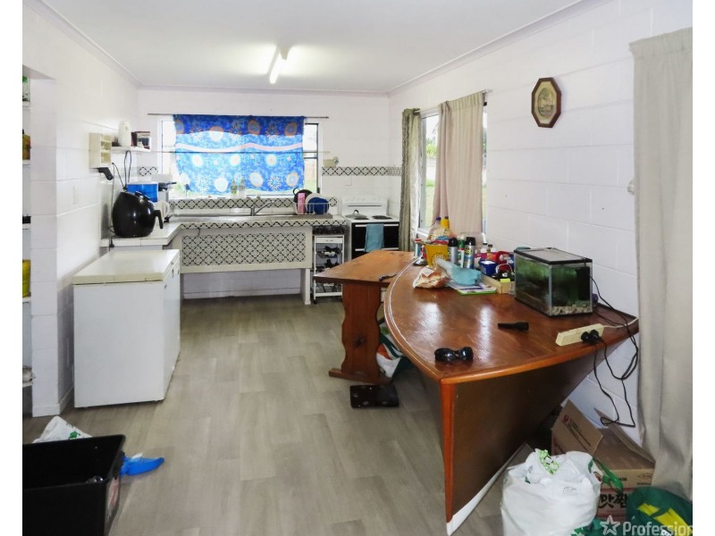 25 Thomas Street, Bowen QLD 4805