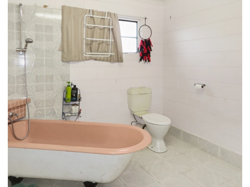 25 Thomas Street, Bowen QLD 4805