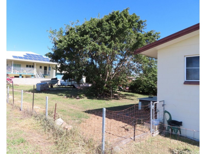 25 Thomas Street, Bowen QLD 4805