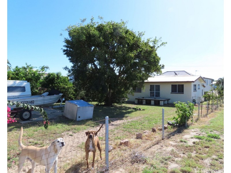 25 Thomas Street, Bowen QLD 4805