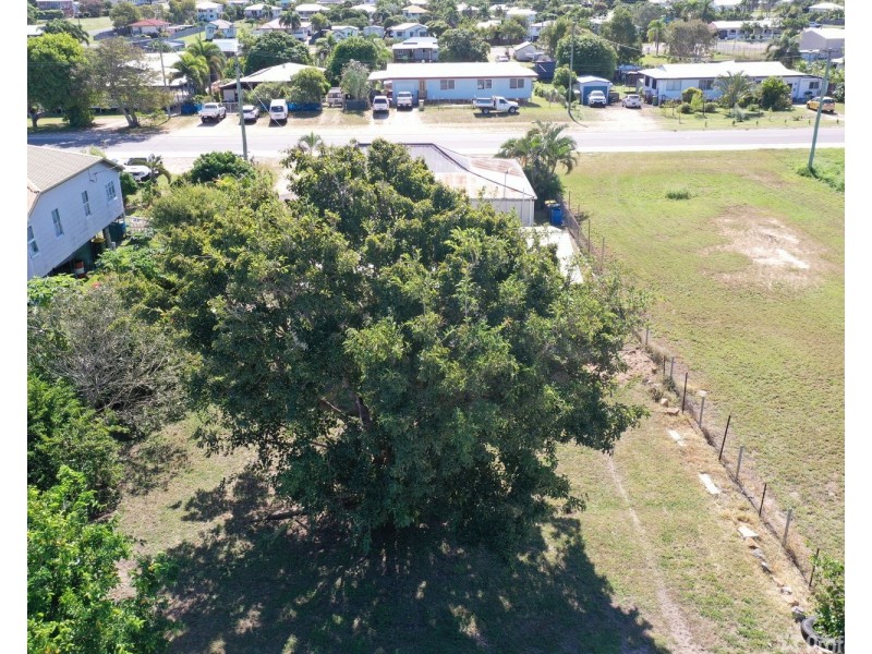 25 Thomas Street, Bowen QLD 4805