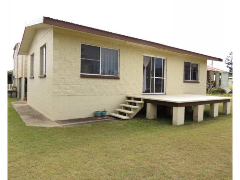 25 Thomas Street, Bowen QLD 4805