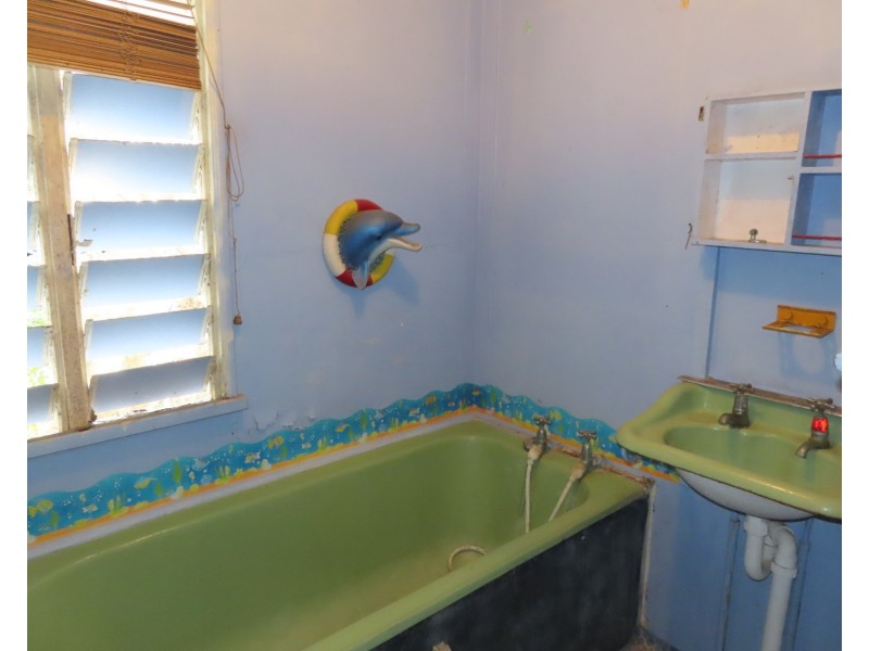13 Poole Street, Bowen QLD 4805
