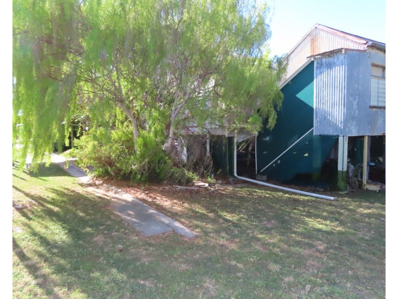13 Poole Street, Bowen QLD 4805