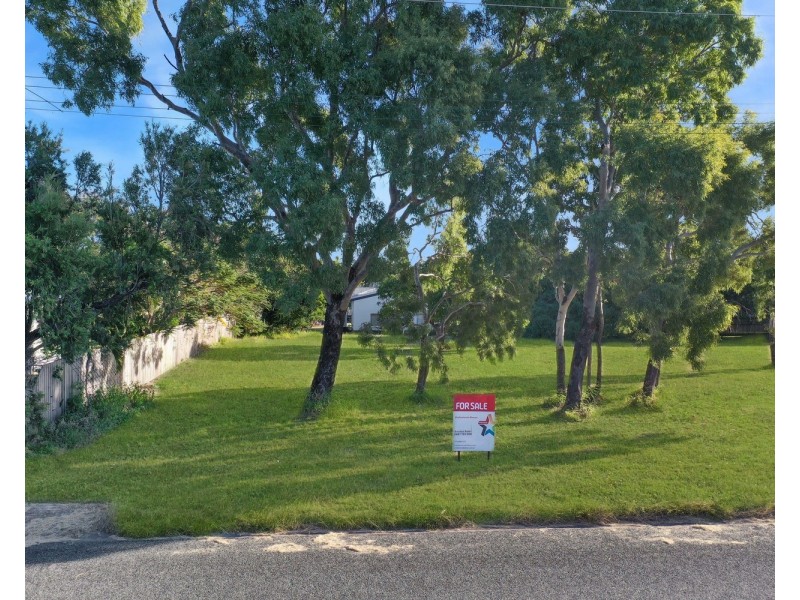 69 Murroona Street, Bowen QLD 4805