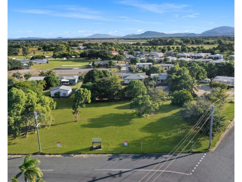 69 Murroona Street, Bowen QLD 4805