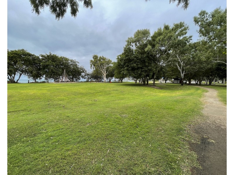 12/89 Horseshoe Bay Road, Bowen QLD 4805