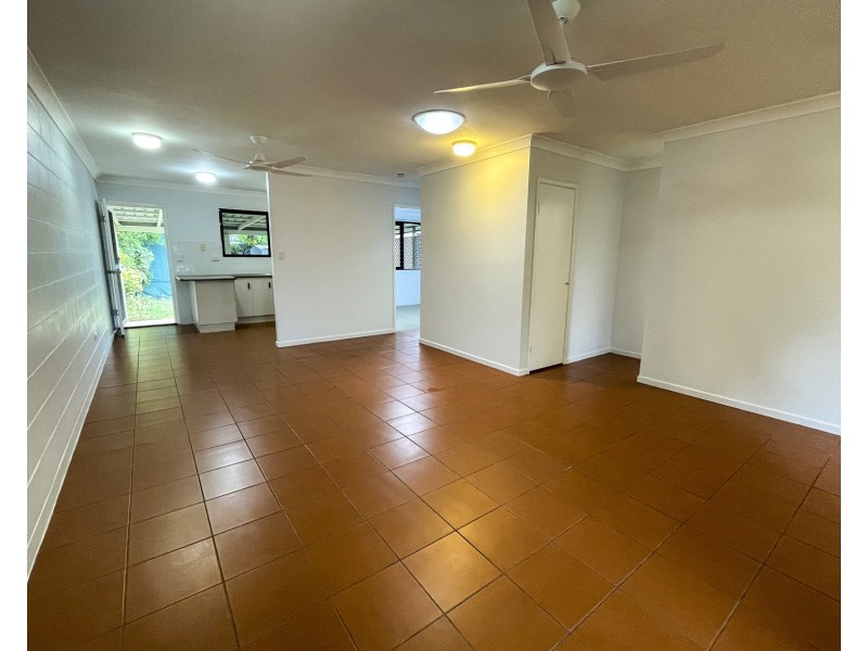 2/13 Murroona Street, Bowen QLD 4805