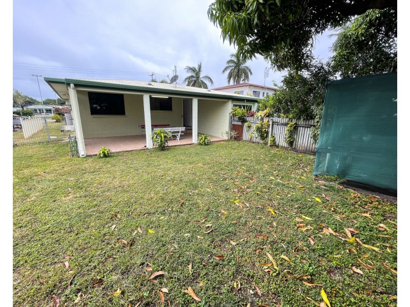 2/13 Murroona Street, Bowen QLD 4805