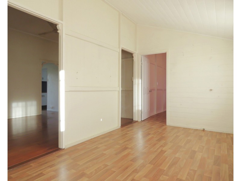 16 Pantall Street, Bowen QLD 4805