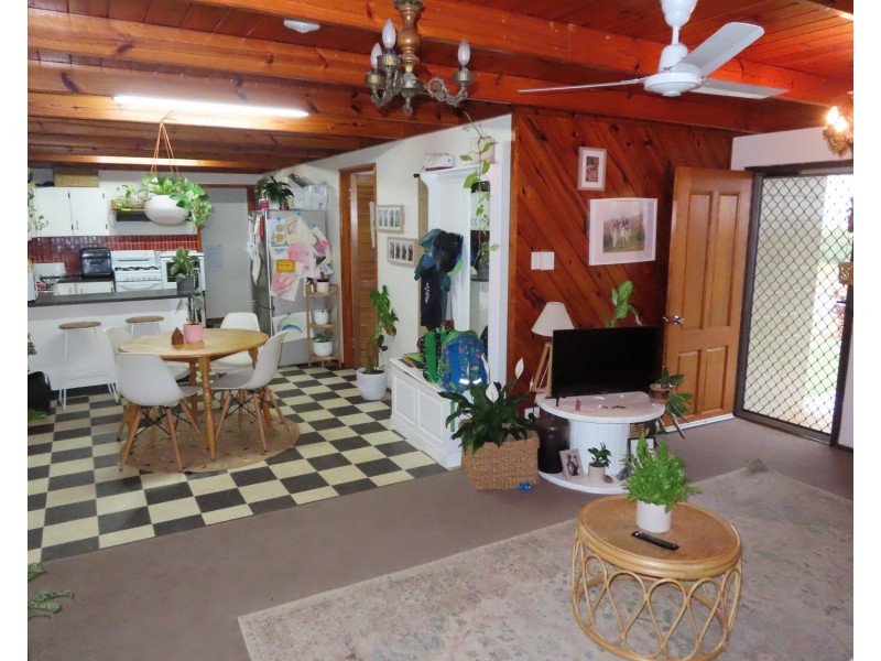 4 Bull Crescent, Bowen QLD 4805