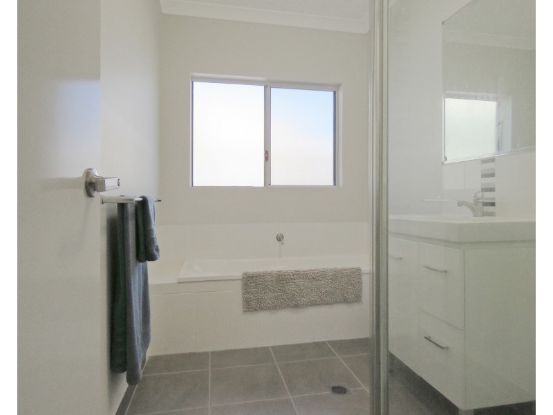 12 Seabreeze Crescent, Bowen QLD 4805