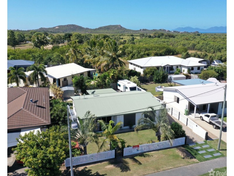 186 Queens Road, Bowen QLD 4805