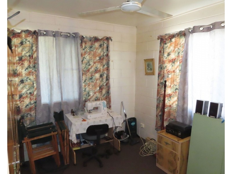 27 Hay Street, Bowen QLD 4805